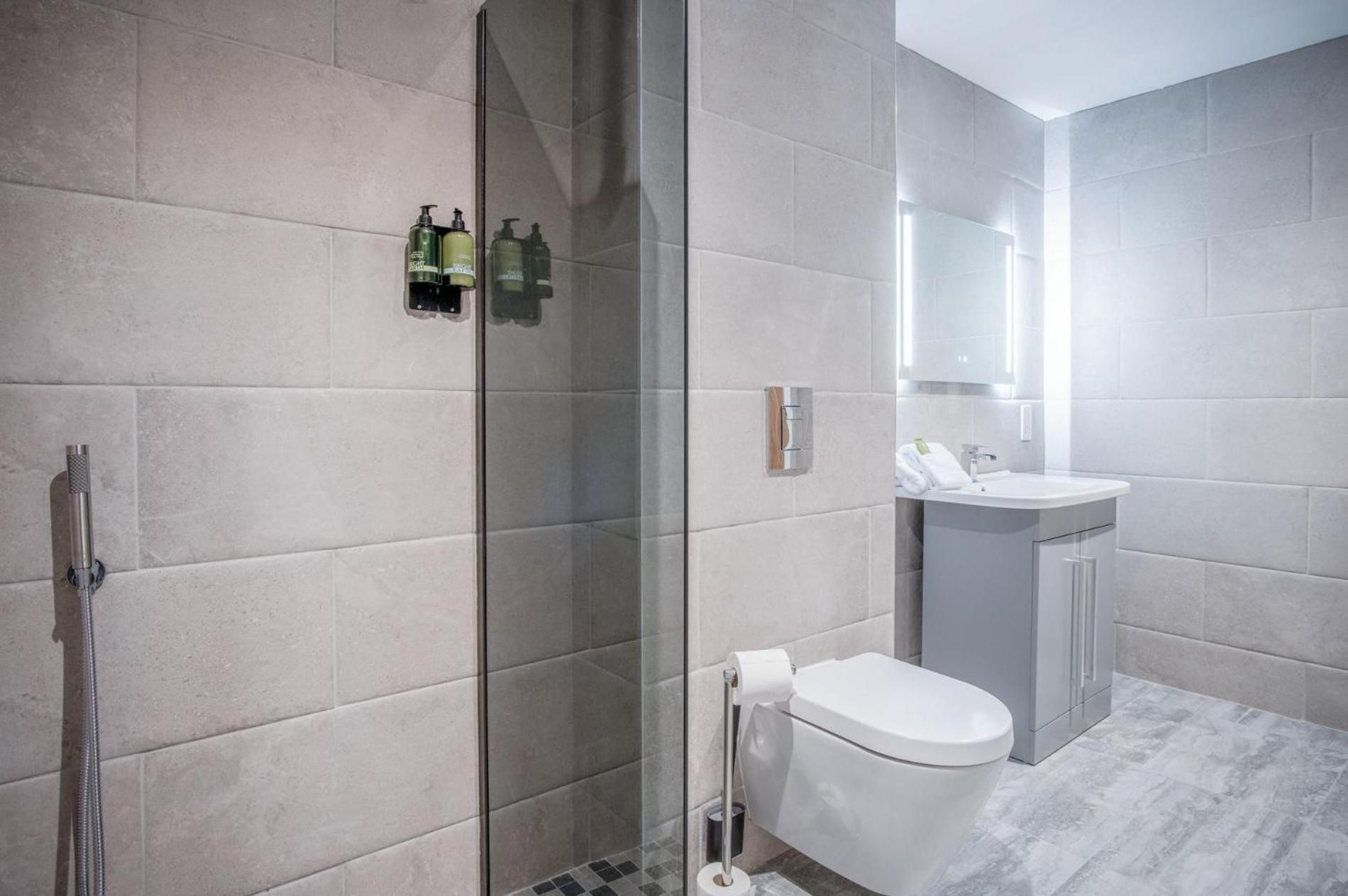 Suite 3 - Sleeping Giant Hotel - Pen Y Cae Inn Брекон Экстерьер фото